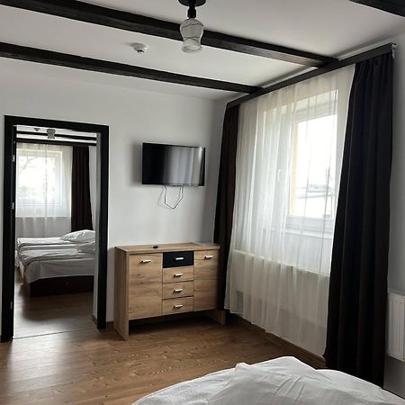 Hotel Intim Rădăuţi Esterno foto
