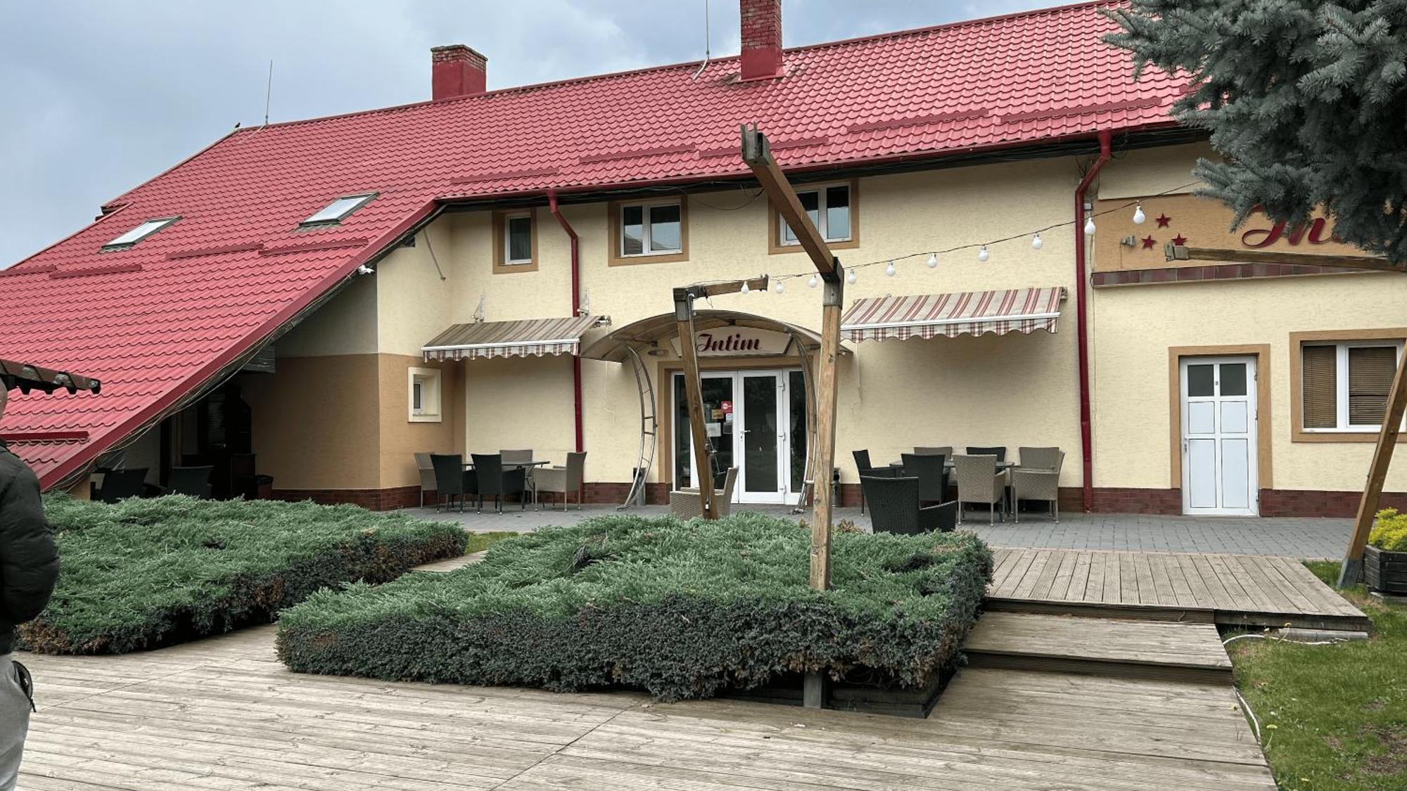 Hotel Intim Rădăuţi Esterno foto